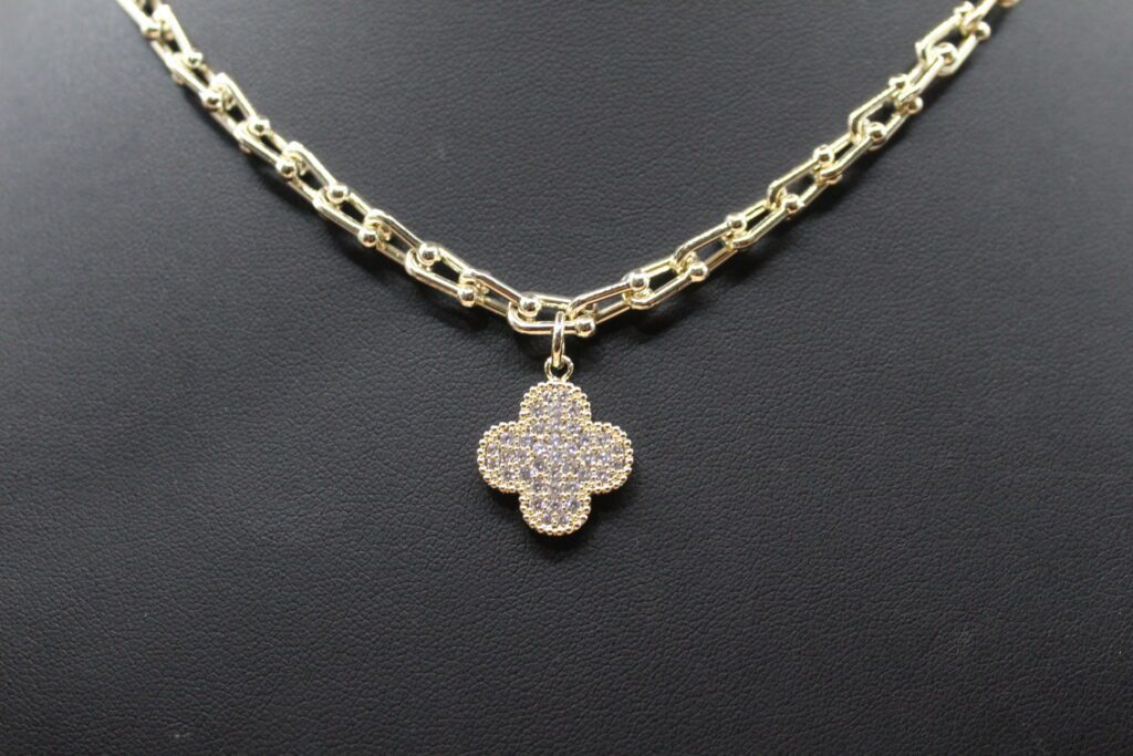measuring-for-a-new-necklace