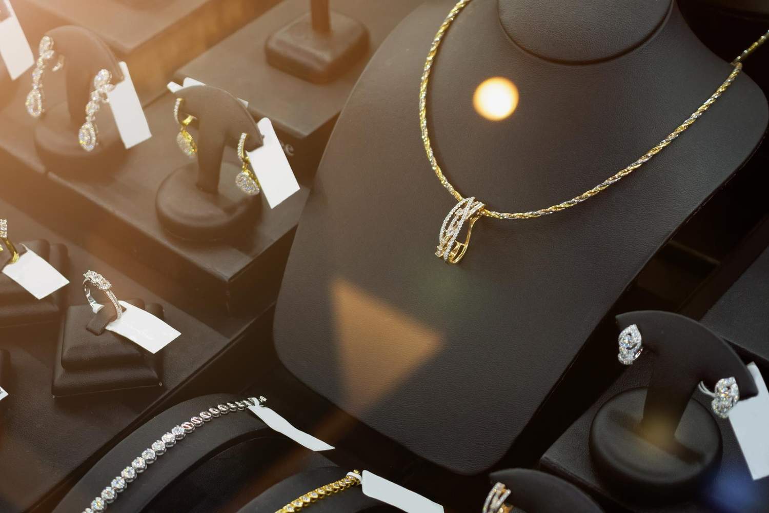 Shop Stylish Women’s Jewelry Online in Medford, NY