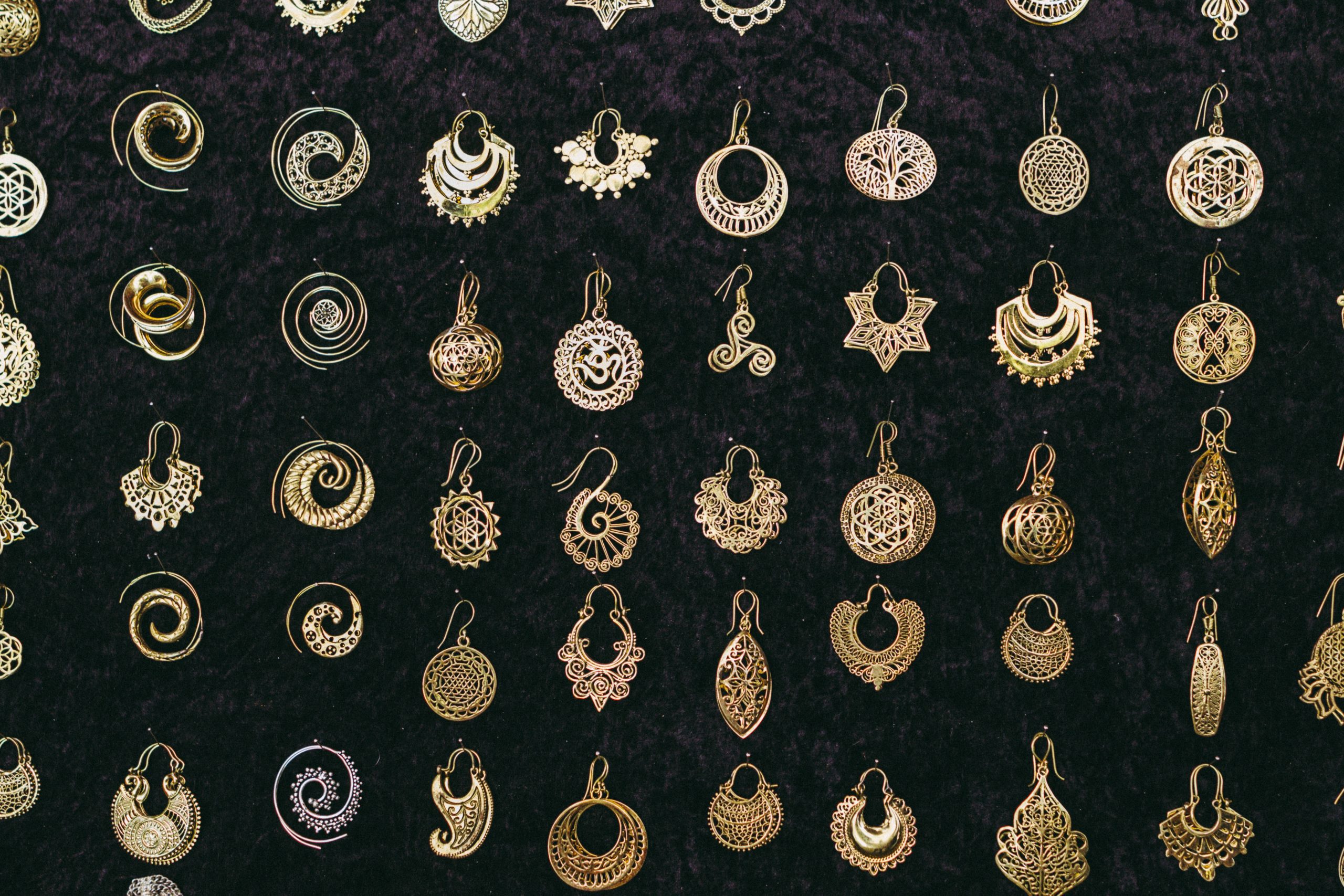A Guide To The Different Types Of Earrings