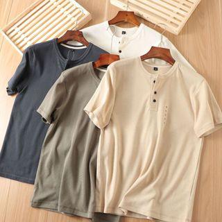 The Ultimate Guide to Trending T-Shirts for Men