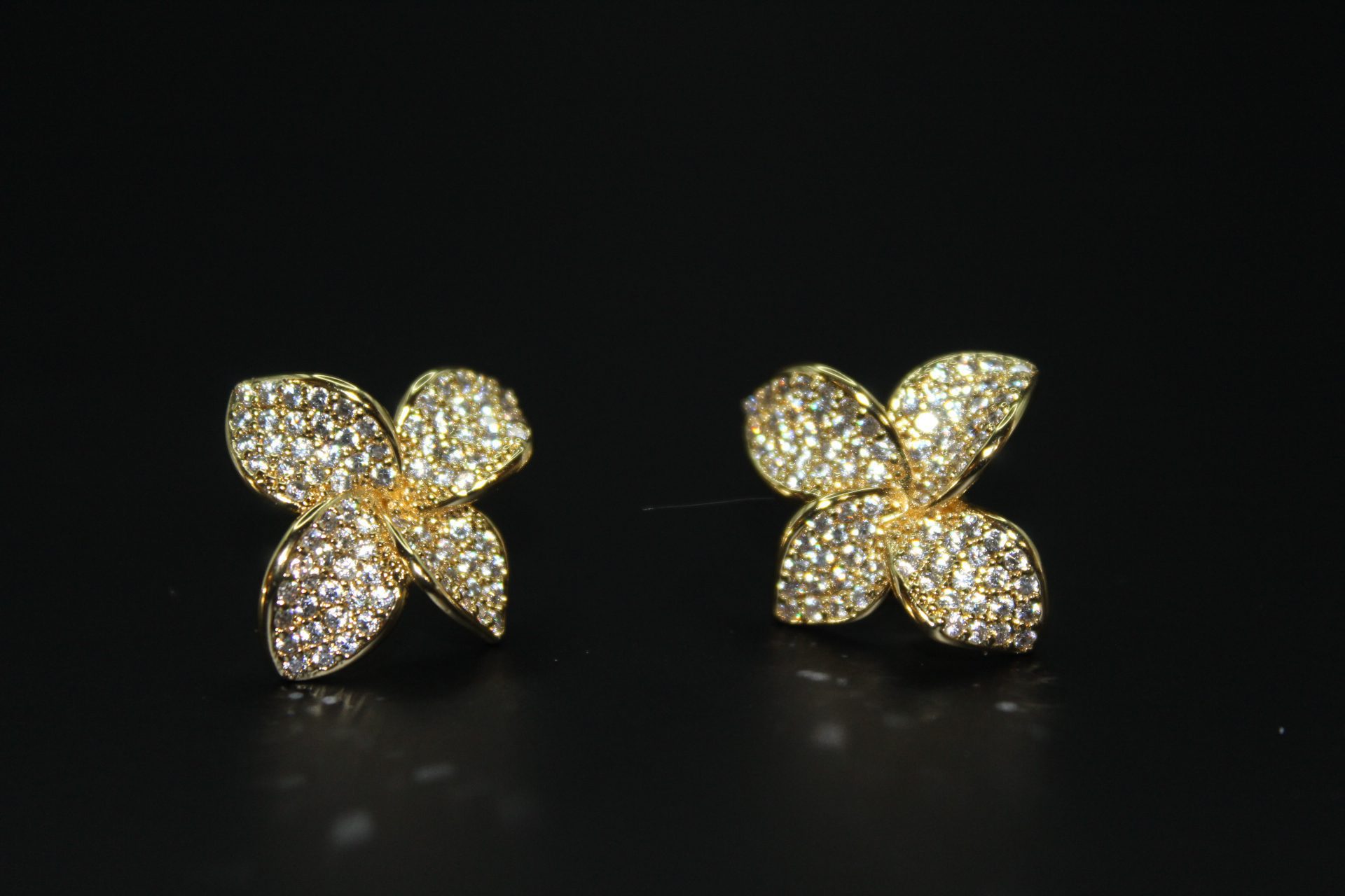 purchase-petal-earring-in-medford-ny