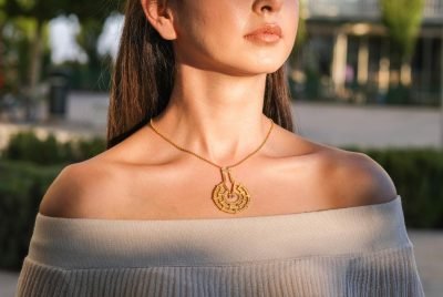 How to Choose Jewelry for Your Skin Tone: A Complete Style Guide